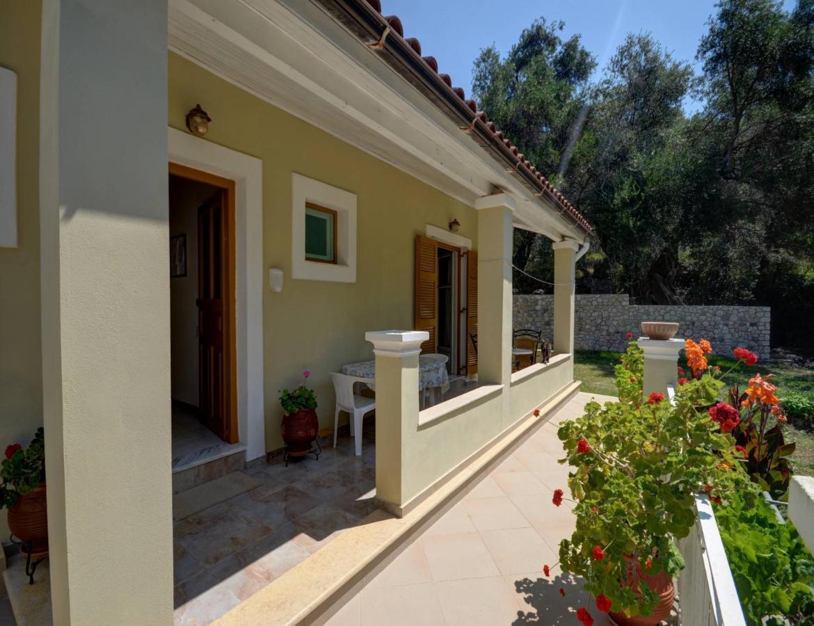 Mikeys Apartments Palaiokastritsa Exterior foto